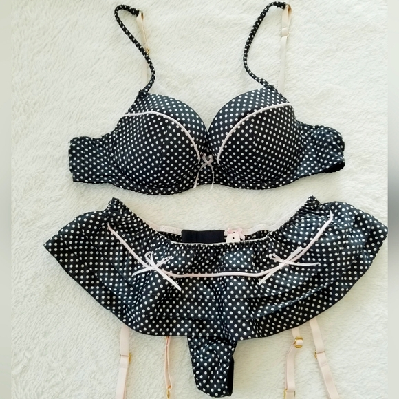 Victoria's Secret Sexy Little Things Polka Dot Bra Garter Skirt Thong Panty NWT - Picture 2 of 12
